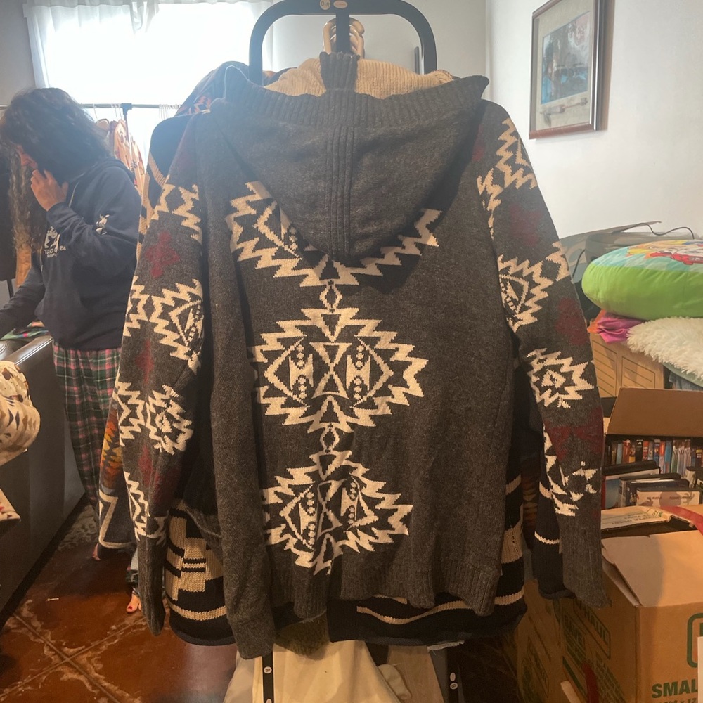 Women’s Pendleton Gray Patterned Sweater - image 2